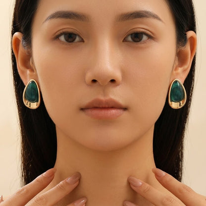 Avelis Earrings Collection